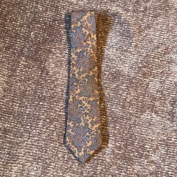 Authentically Vintage Christian Dior Men’s Pink Muted Paisley Print Silk Tie - Picture 2 of 5